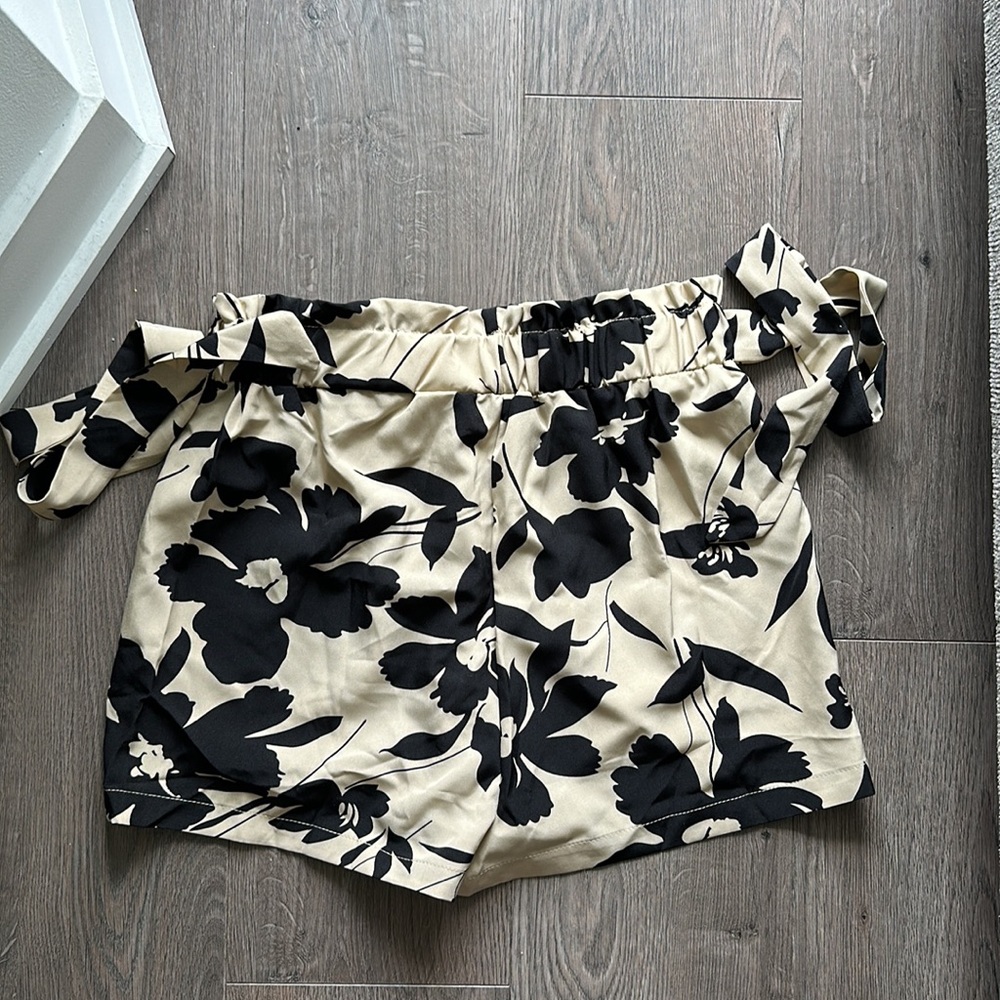 Floral high waisted shorts - Picture 4 of 5